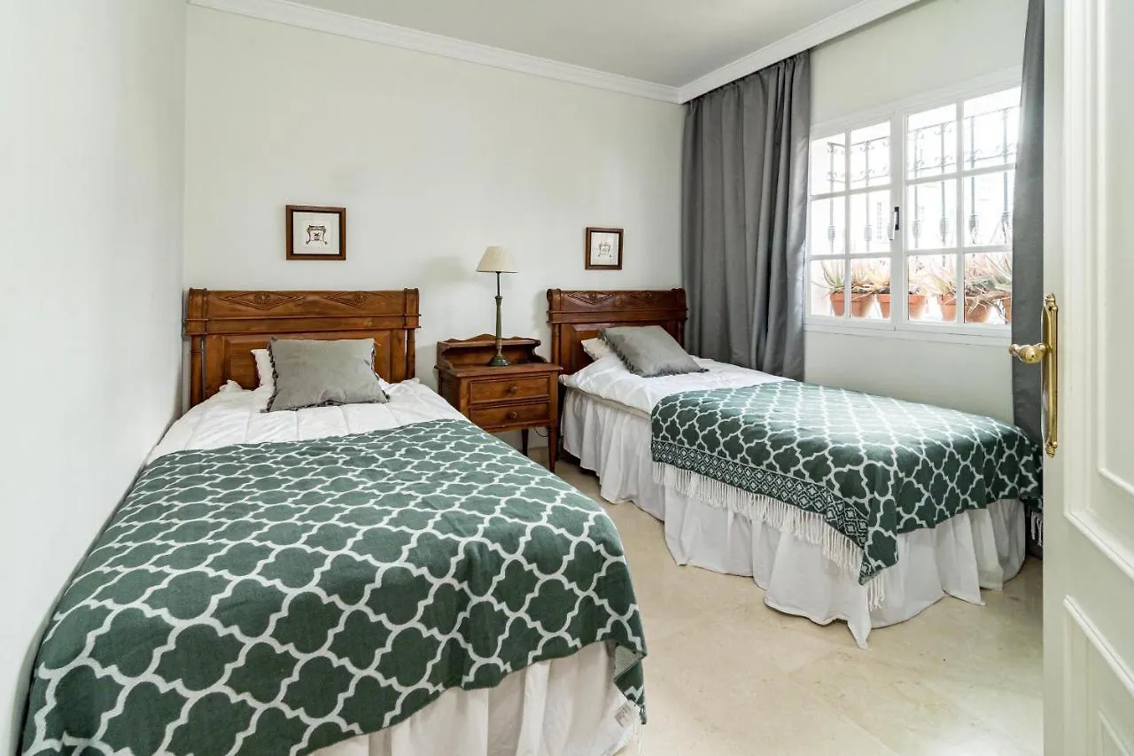 Fantastic 3 Bedroom Townhouse In Aloha Pueblo Close To The Golf Course And Has Amazing Mountain Views ماربيا بيت للعطل