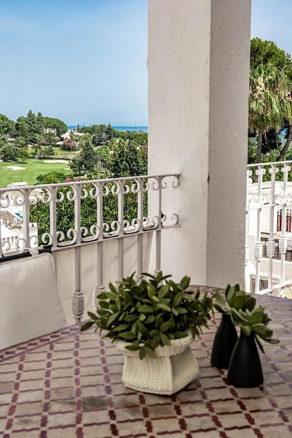 Fantastic 3 Bedroom Townhouse In Aloha Pueblo Close To The Golf Course And Has Amazing Mountain Views ماربيا بيت للعطل